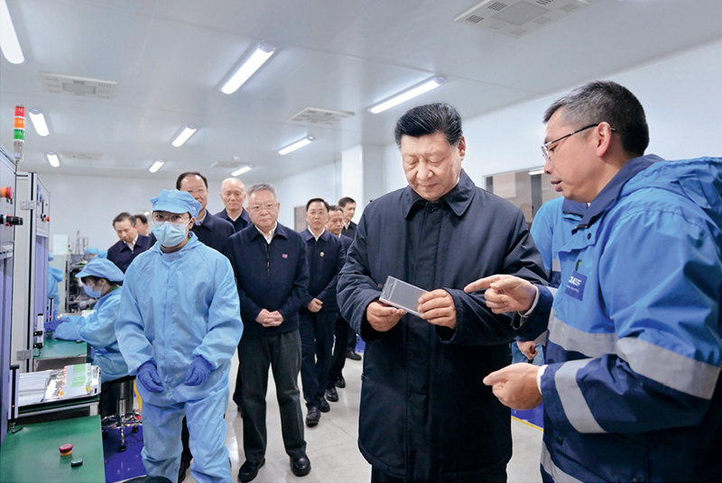 2024年3月18日至21日，中共中央总书记、国家主席、中央军委主席习近平在湖南考察。这是18日下午，习近平在中德合资企业巴斯夫杉杉电池材料有限公司考察。 新华社记者 谢环驰/摄